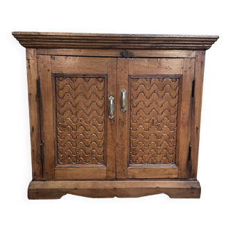 Low oak sideboard from the 18th century