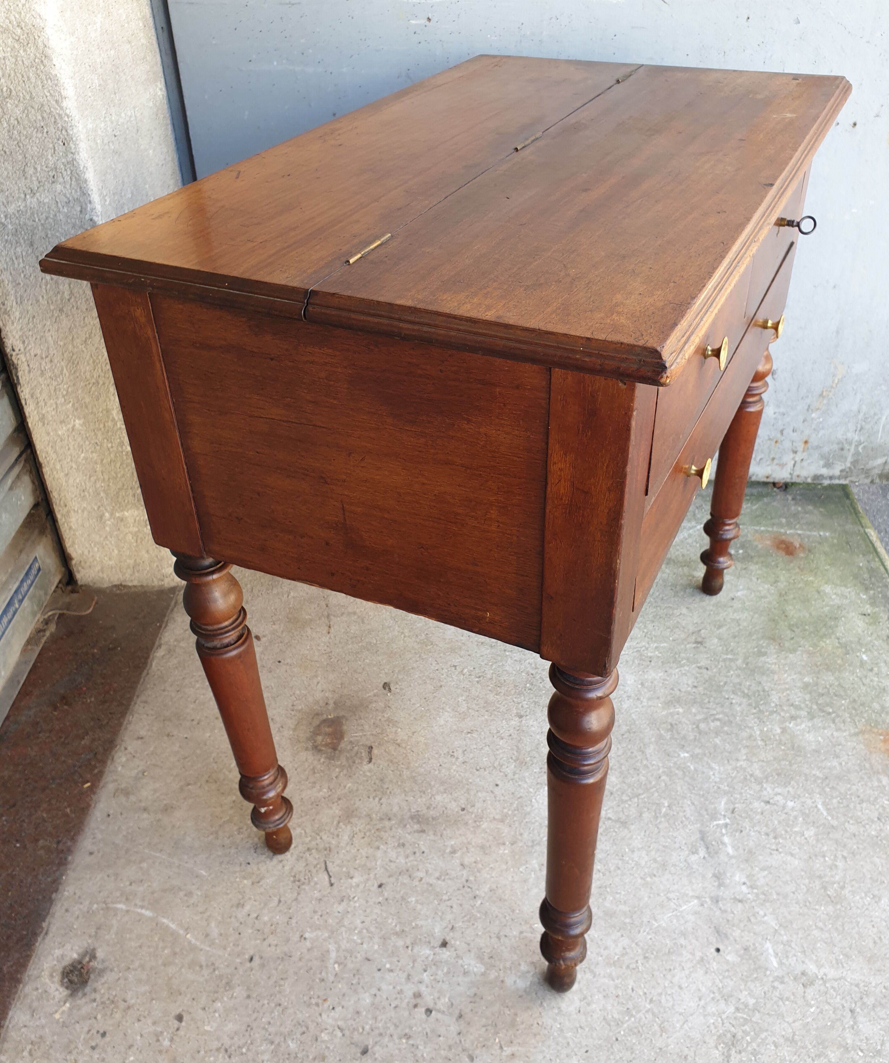 Commodity Of old jeweler