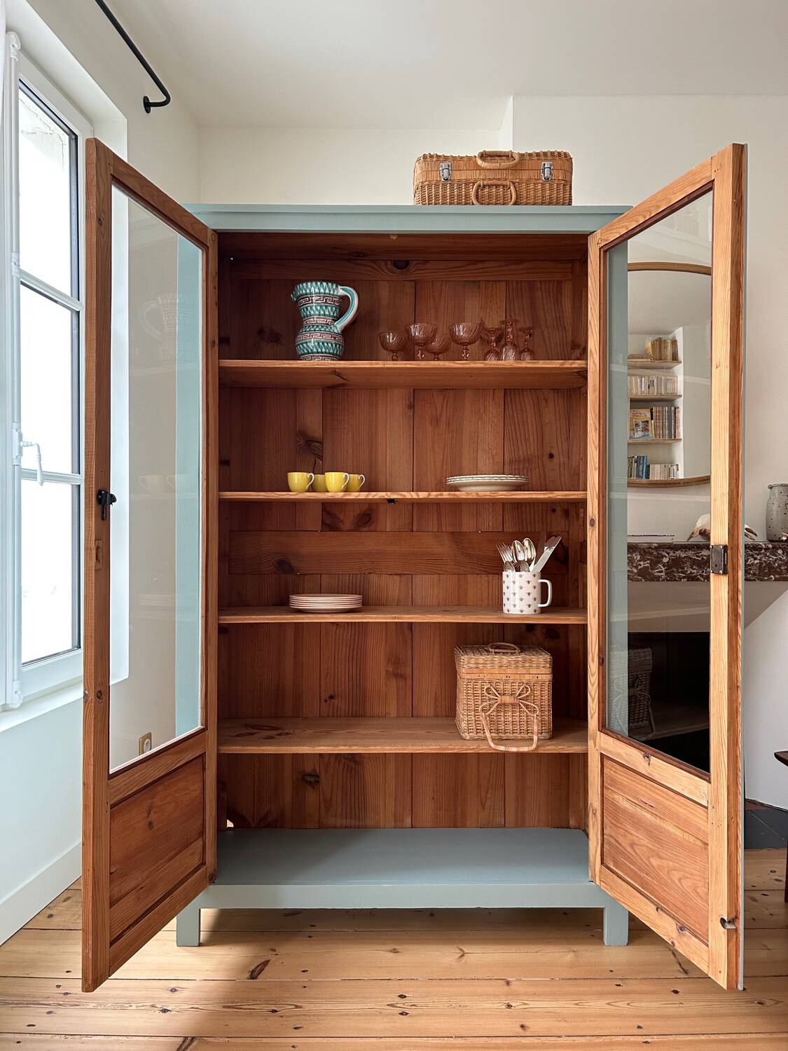 Parisian glass cabinet (renovated)