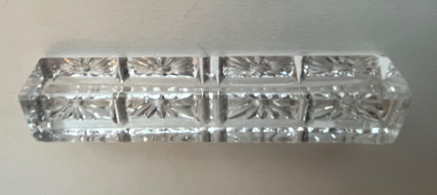 Crystal knife holder