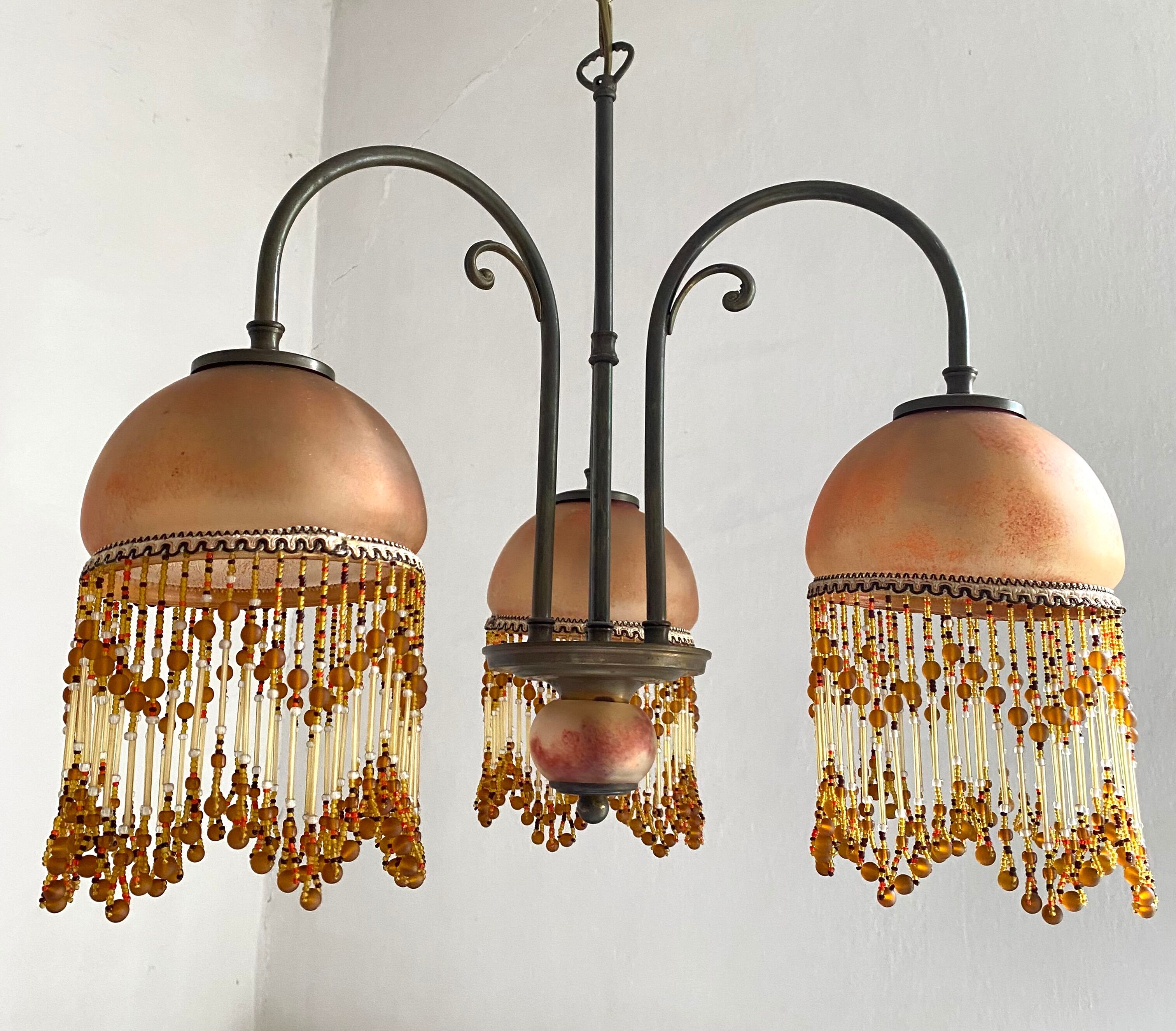 3-light chandelier in glass paste and pearl tassels