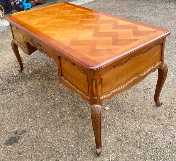 Grand bureau, plat Louis XV