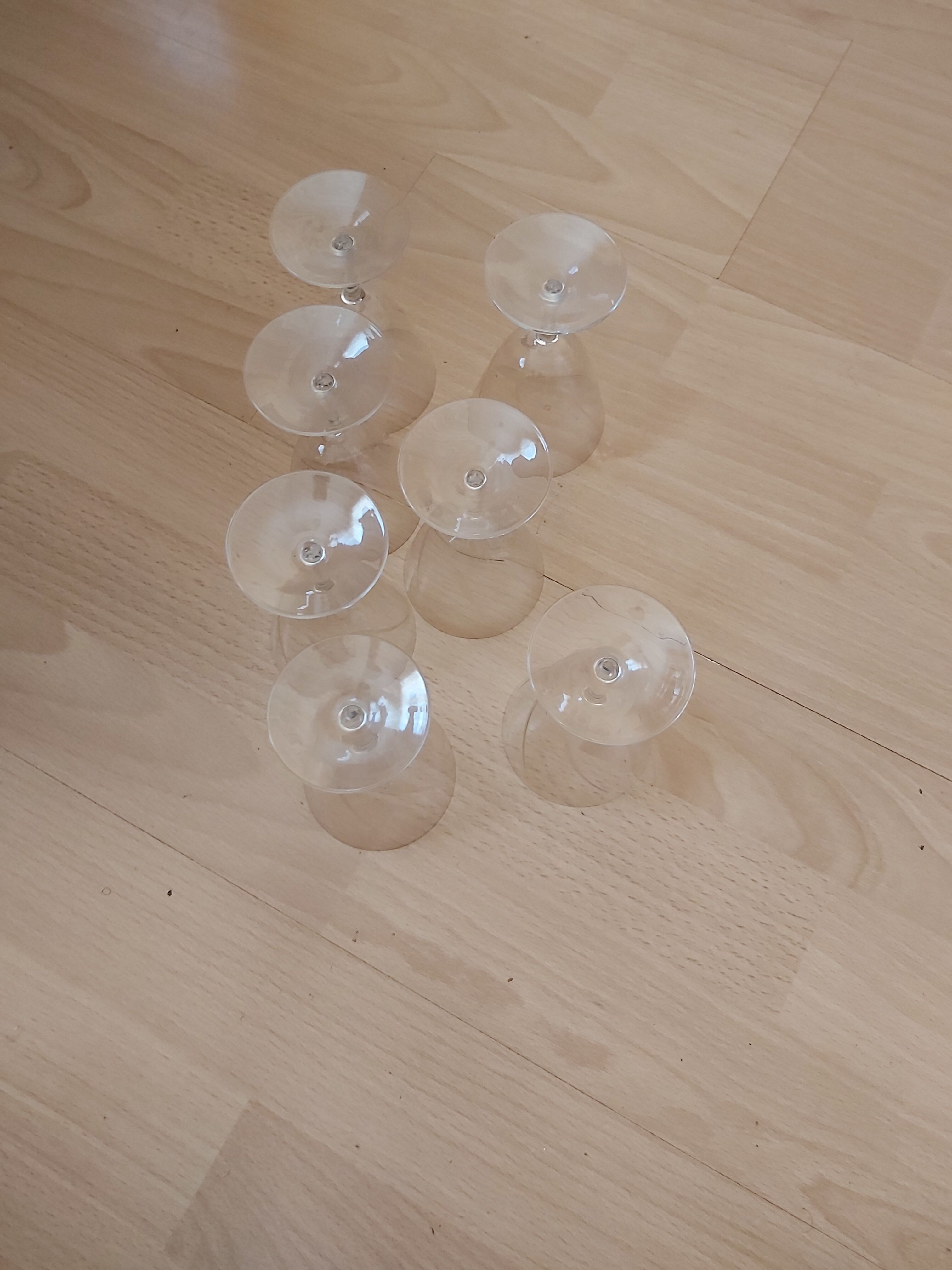 Set of 7 crystal glasses