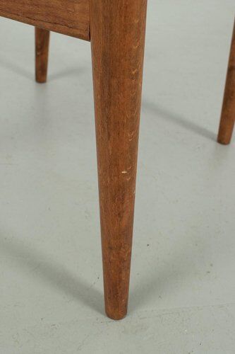 Chaise vintage avec simili cuir rouge