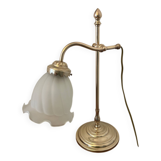 Lampe articulée en laiton et abat-jour en verre, début 20ème