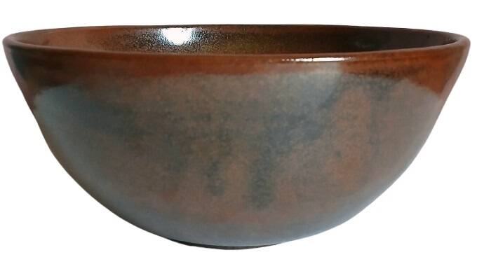 Saladier en grès vernissé marron
