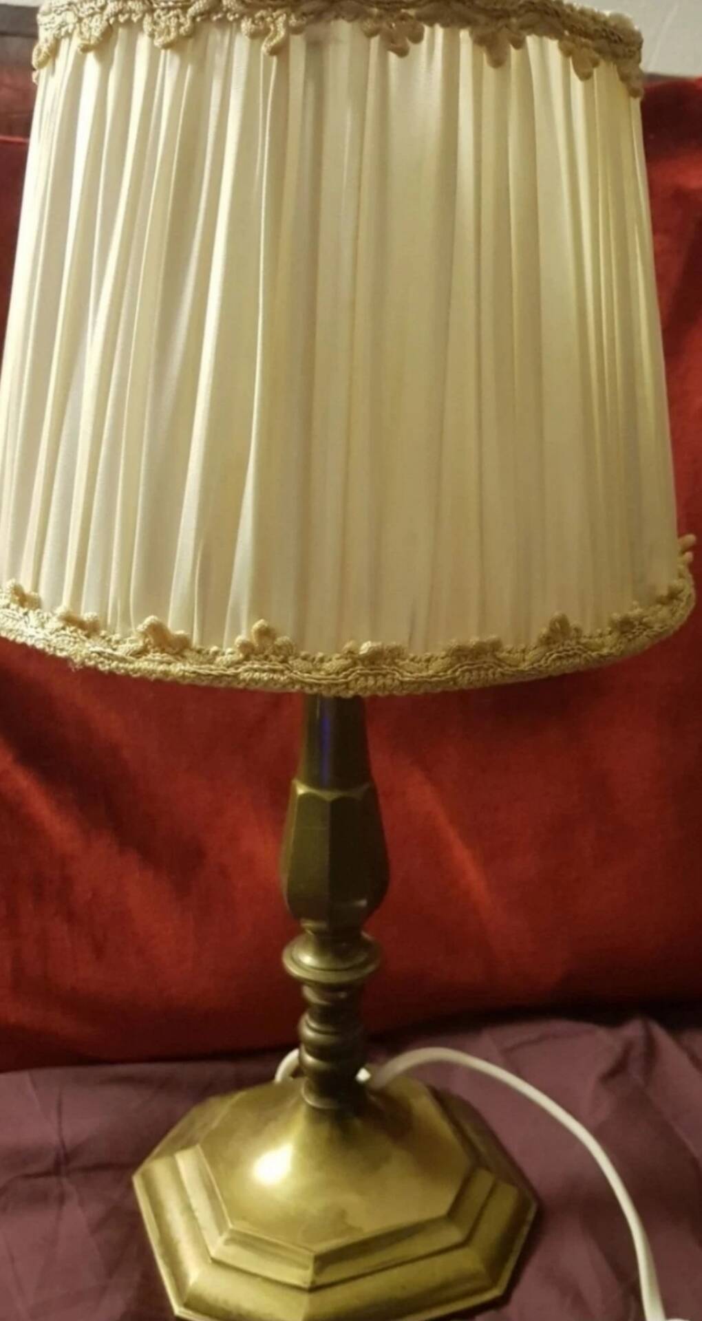Pied de lampe a poser en laiton