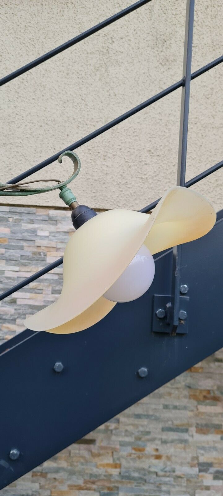 Lampadaire en fer forgé champêtre