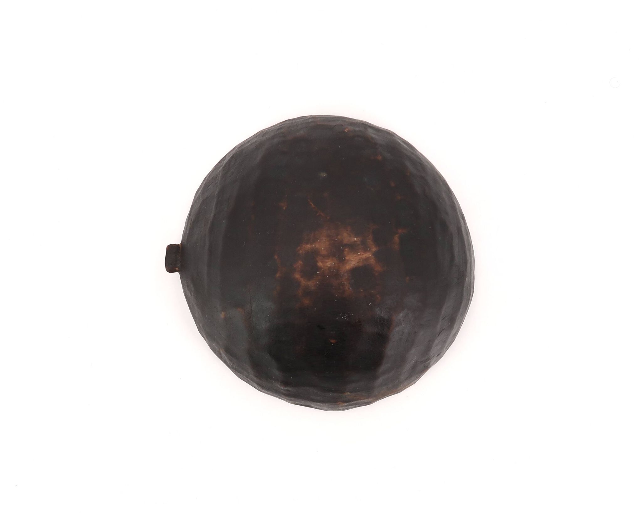 Empty African tumbler pocket dish in blackened wood, 1970s