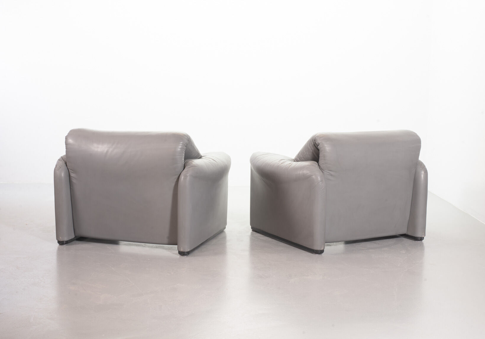 Cassina Lounge Chair 'Maralunga' by Vico Magistretti in Grey Leather 1970s