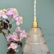 Suspension tulipe vintage en verre blanc et or