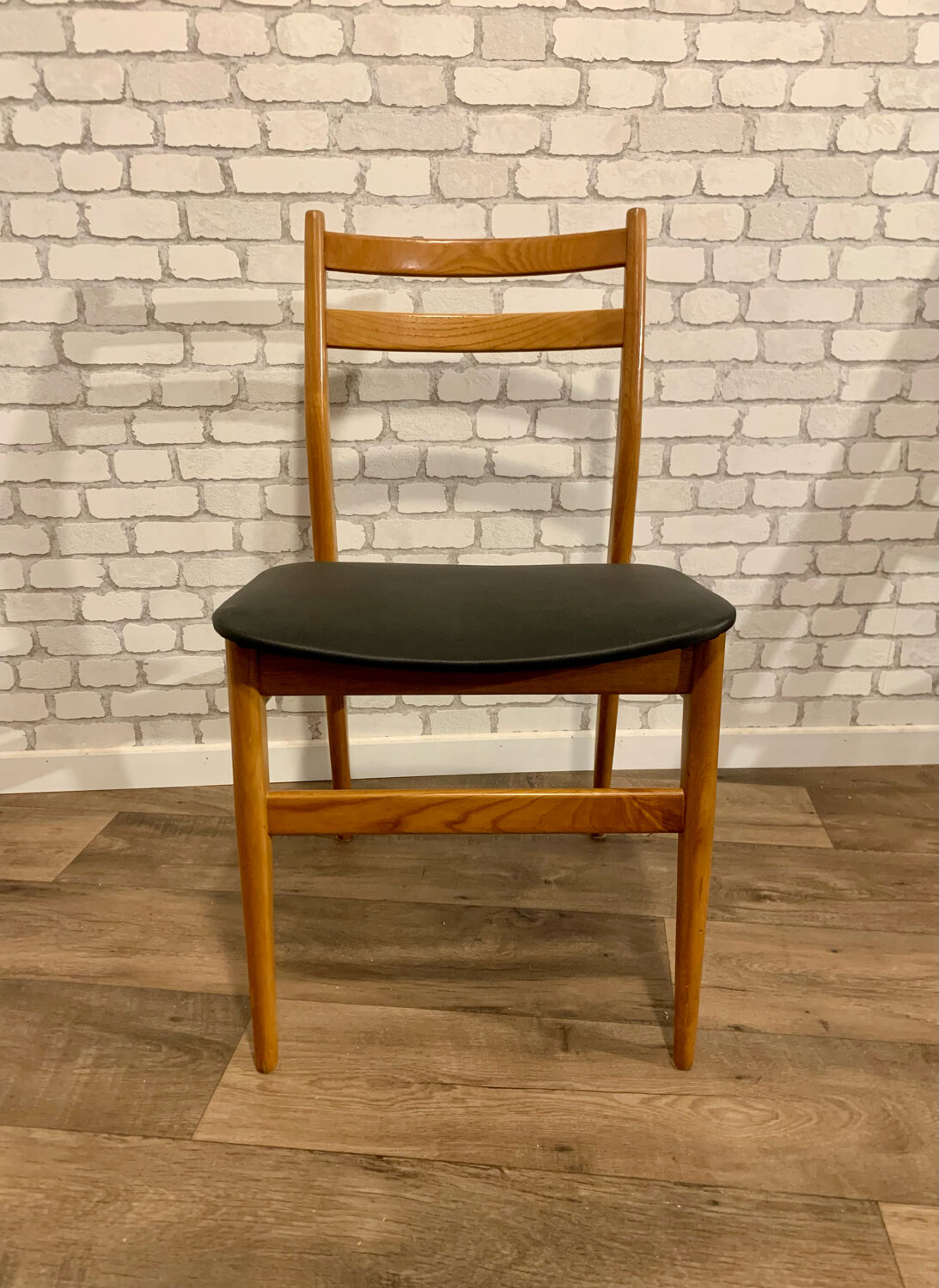Series of 4 vintage Scandinavian style chairs