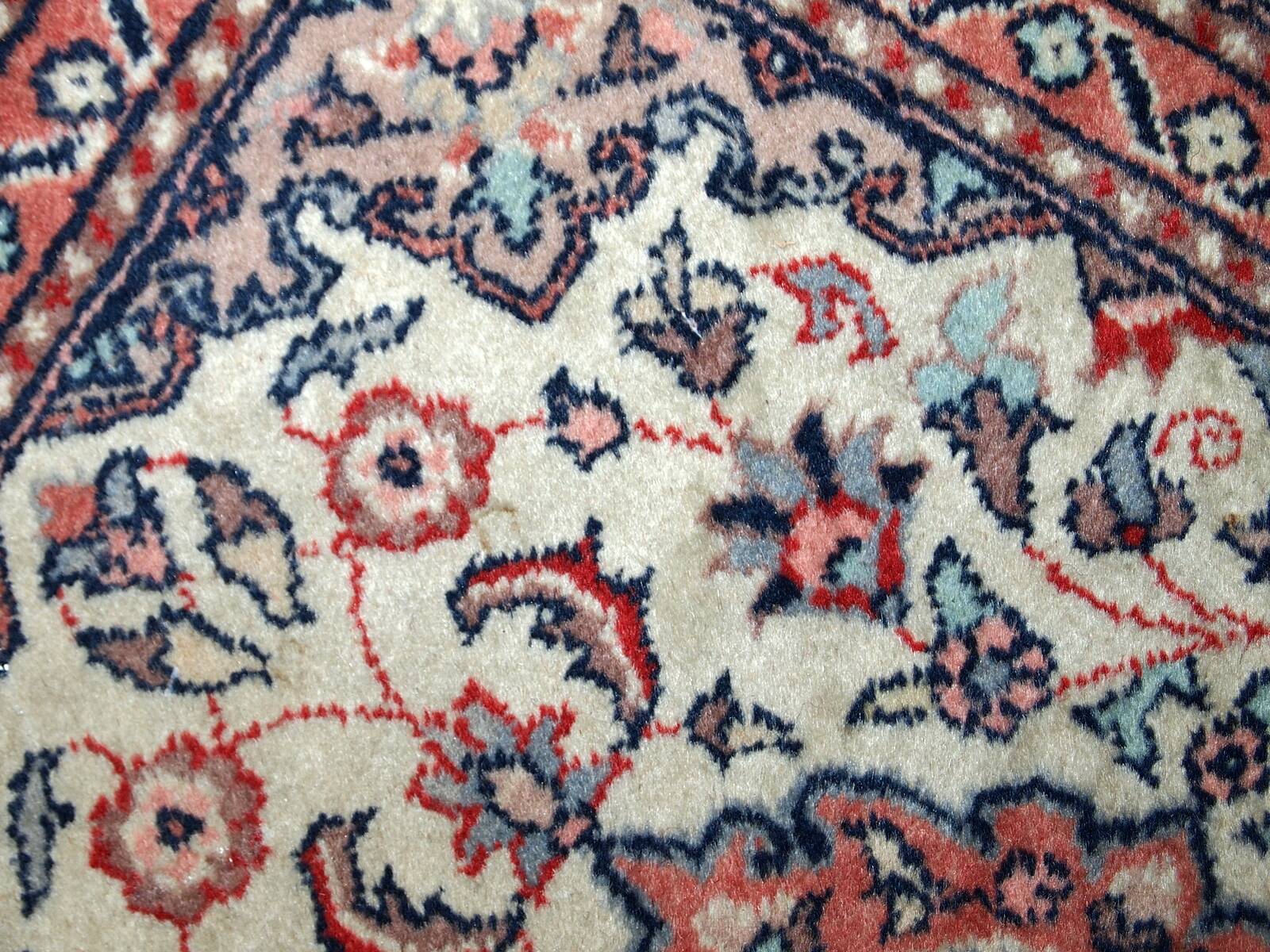 Tapis Vintage Indo-Tabriz en Laine, Années 1970, Élégance Florale