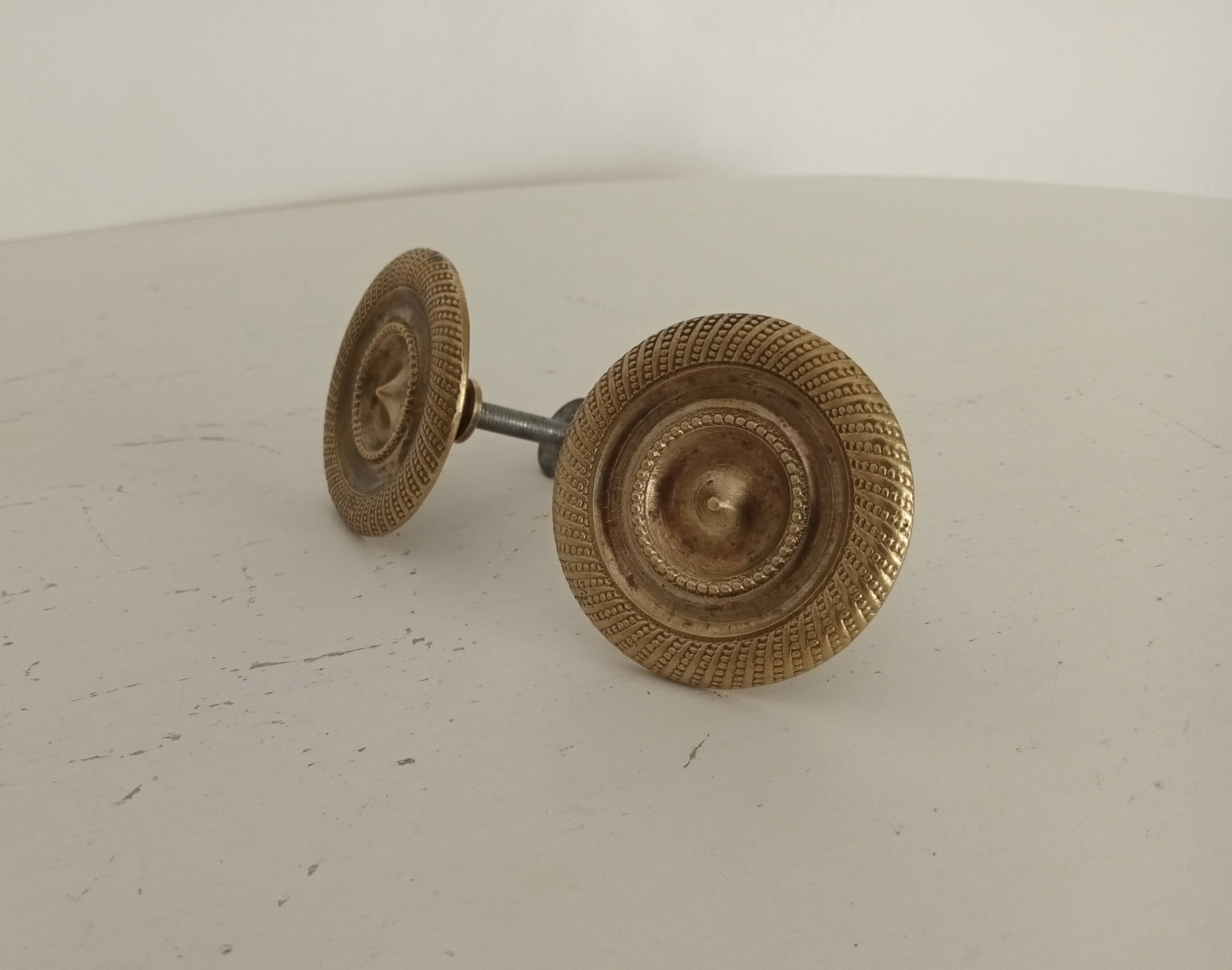 Paire de boutons de meubles Empire en bronze XIXeme