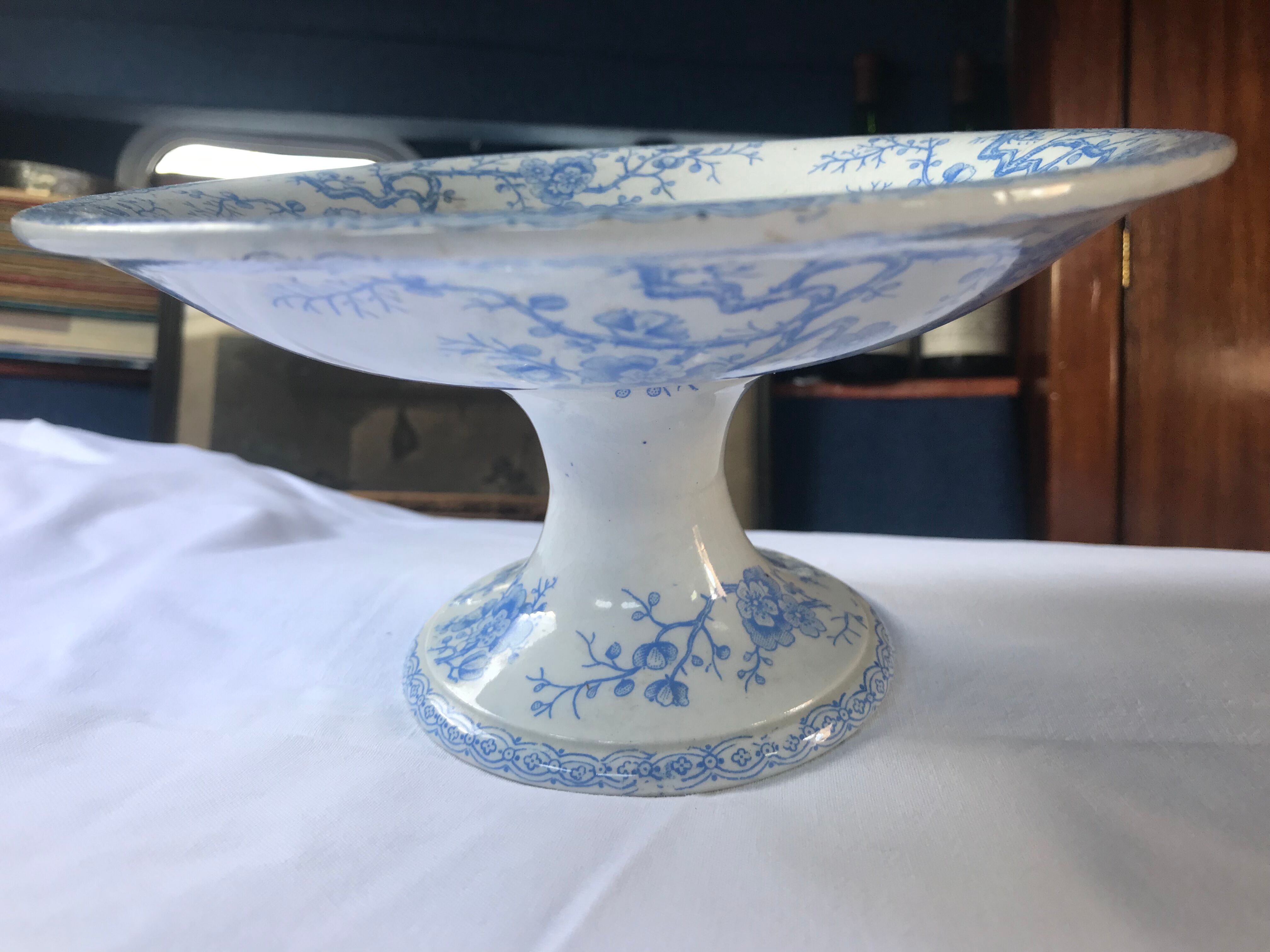 Compotier on piedouche in Gien earthenware