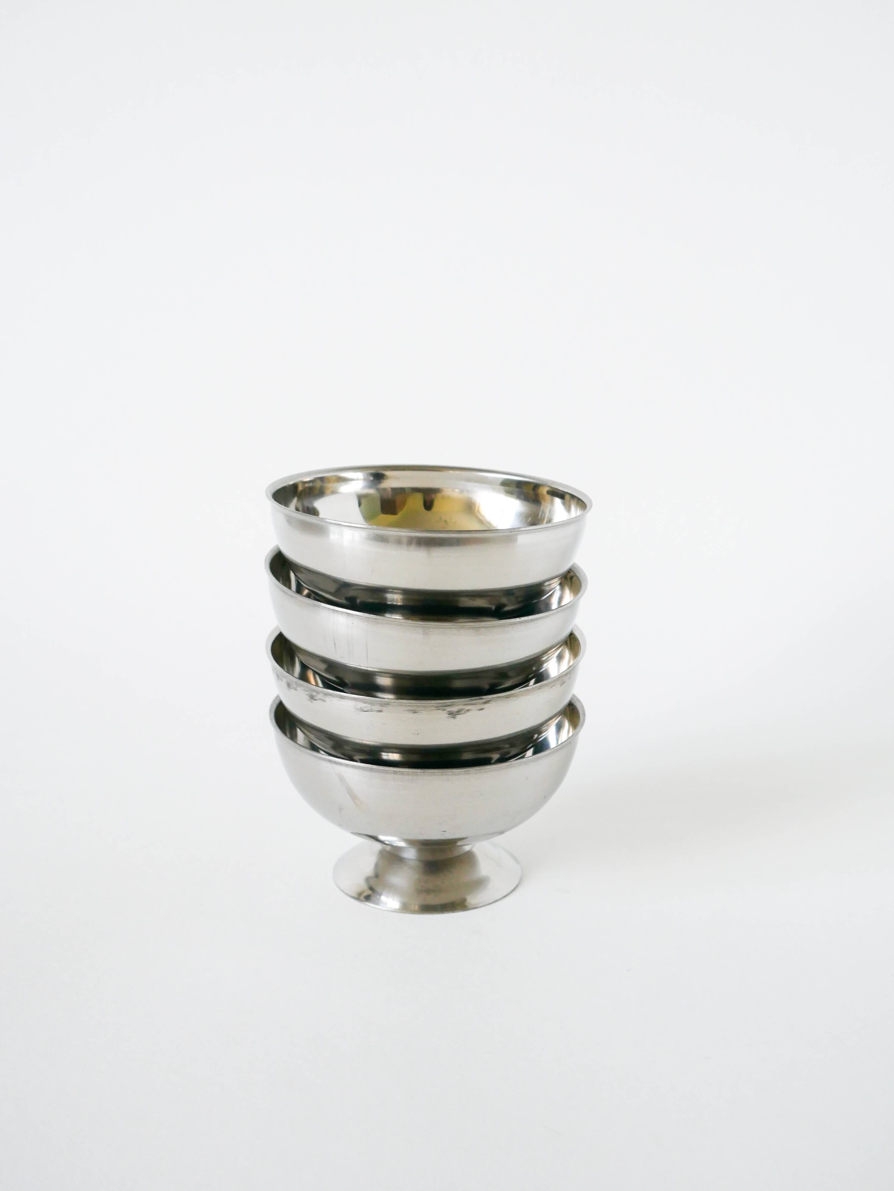 Set of 4 small stainless steel ice cream cups, Design, 1970, 9.5 X 5.5 cm
