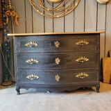 Antique chest of drawers
