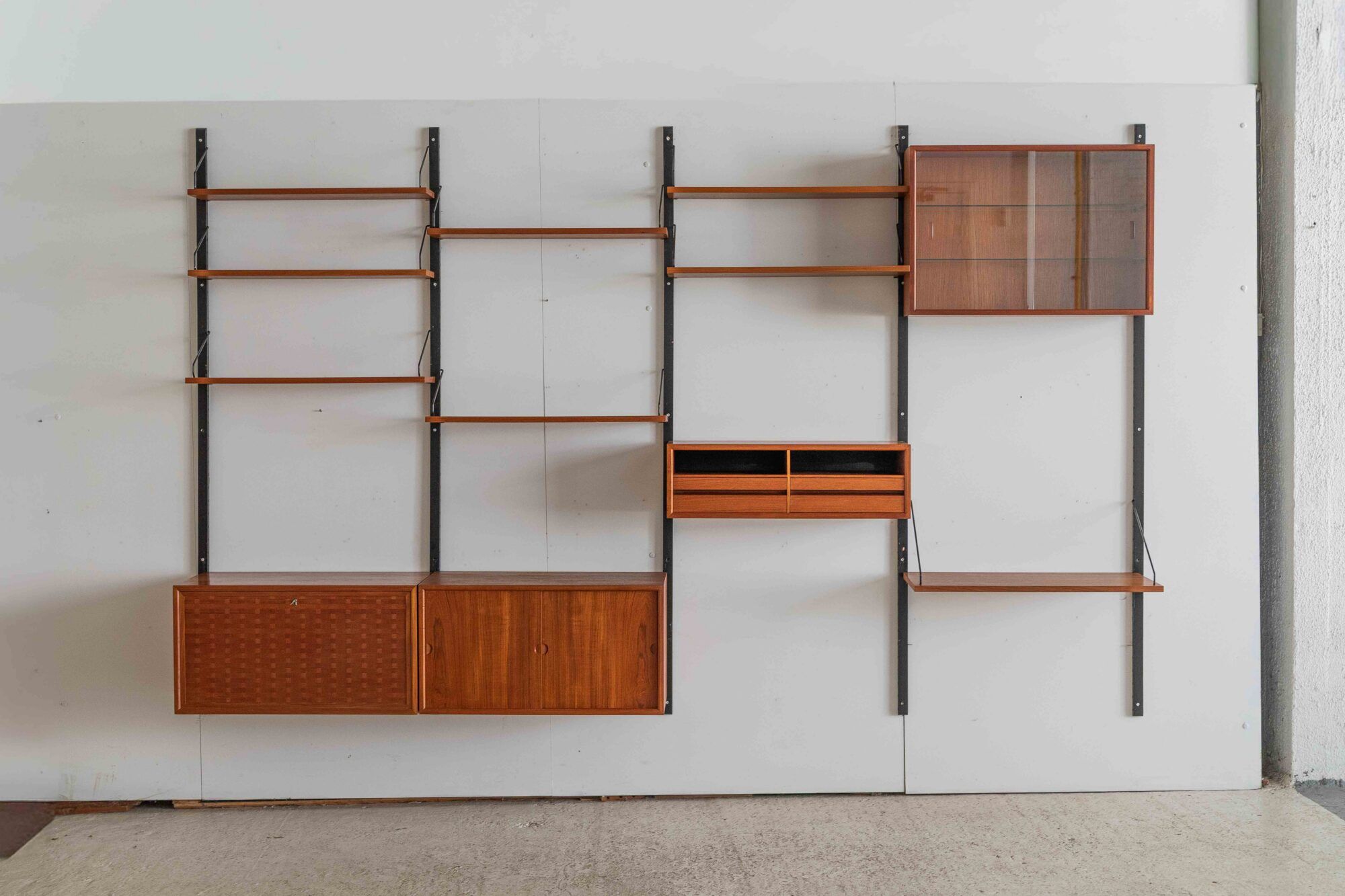 Wall unit by Poul Cadovius