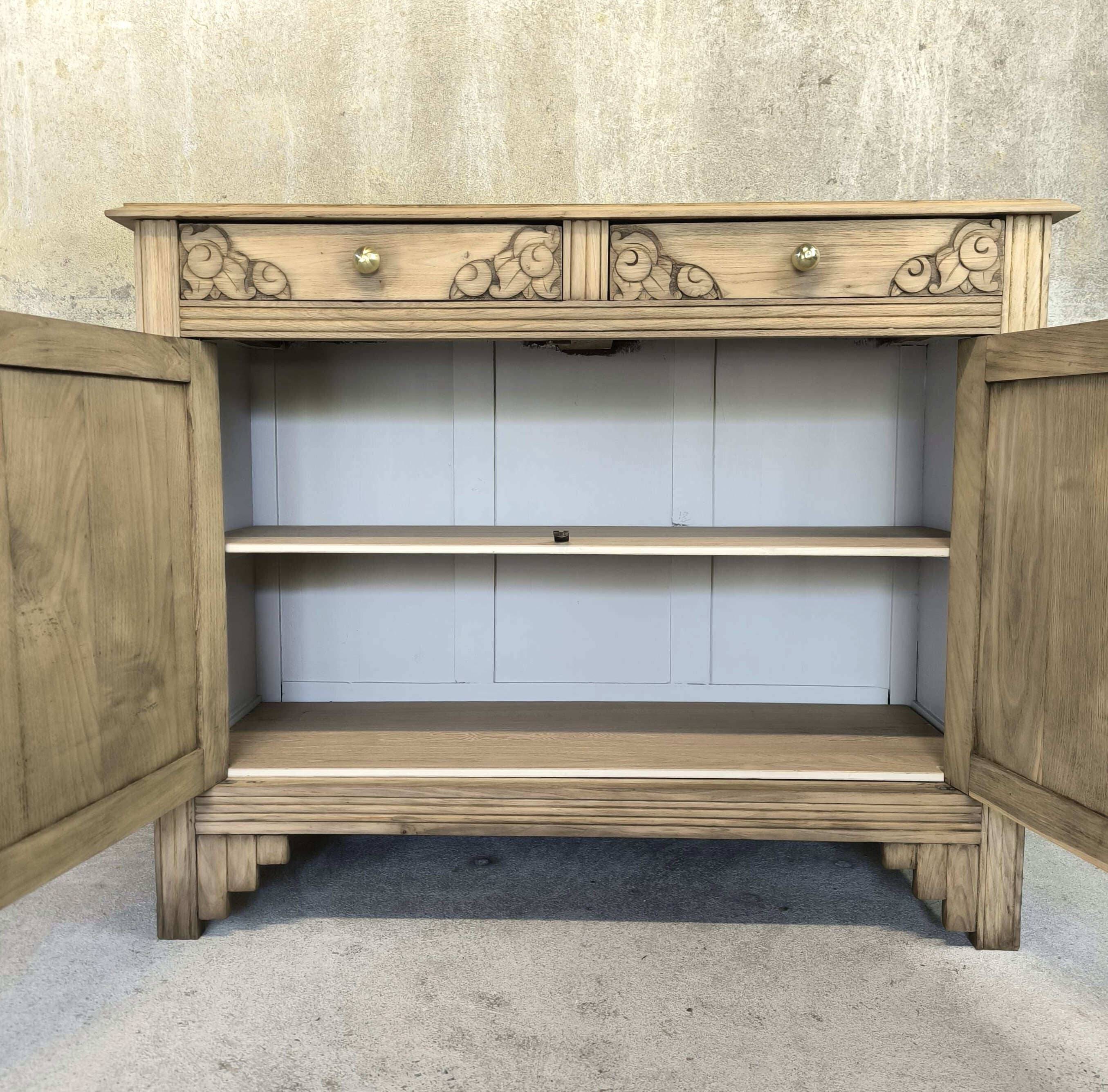 Buffet parisien vintage art déco en bois massif.