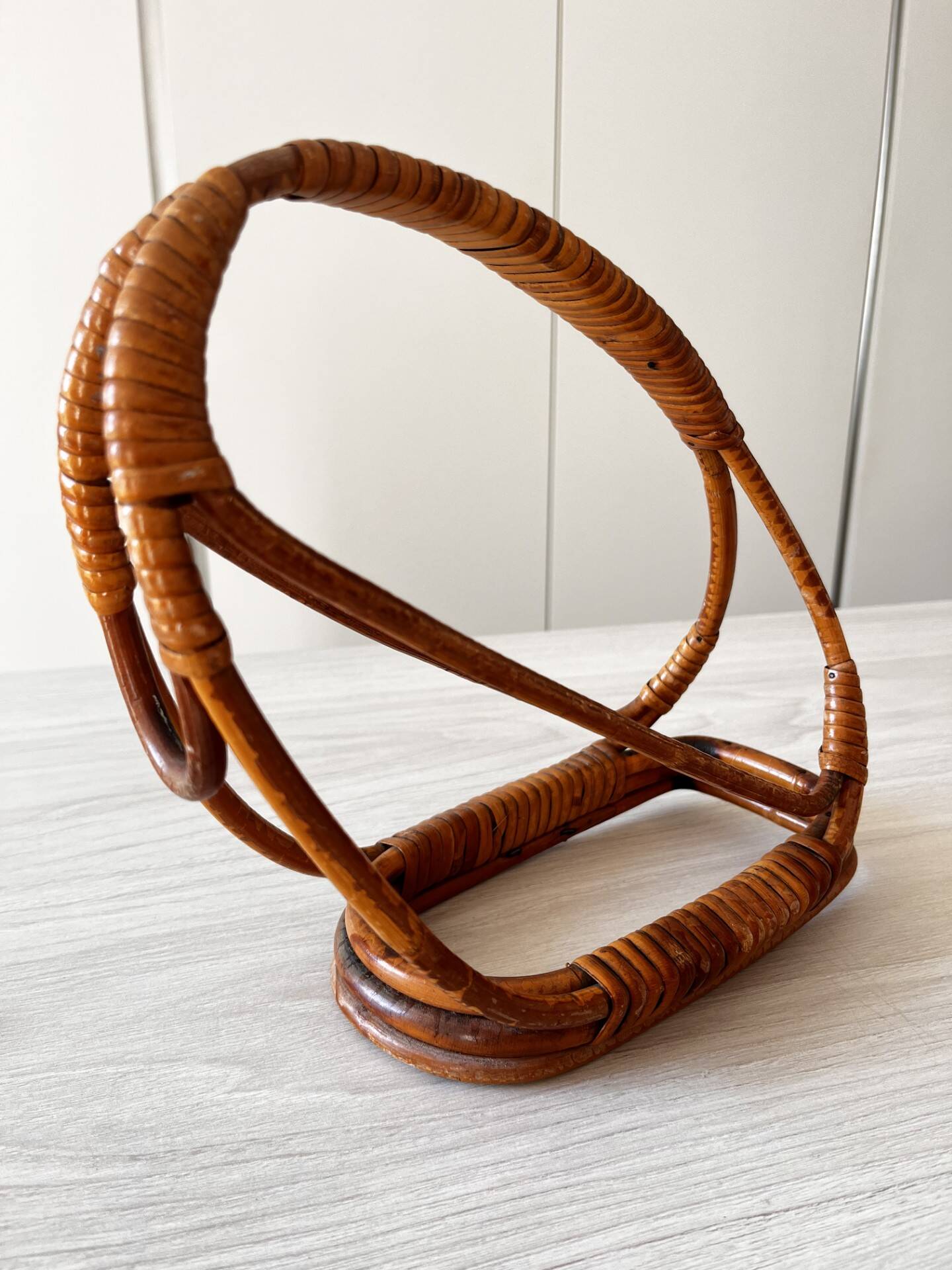 Rattan bottle holder