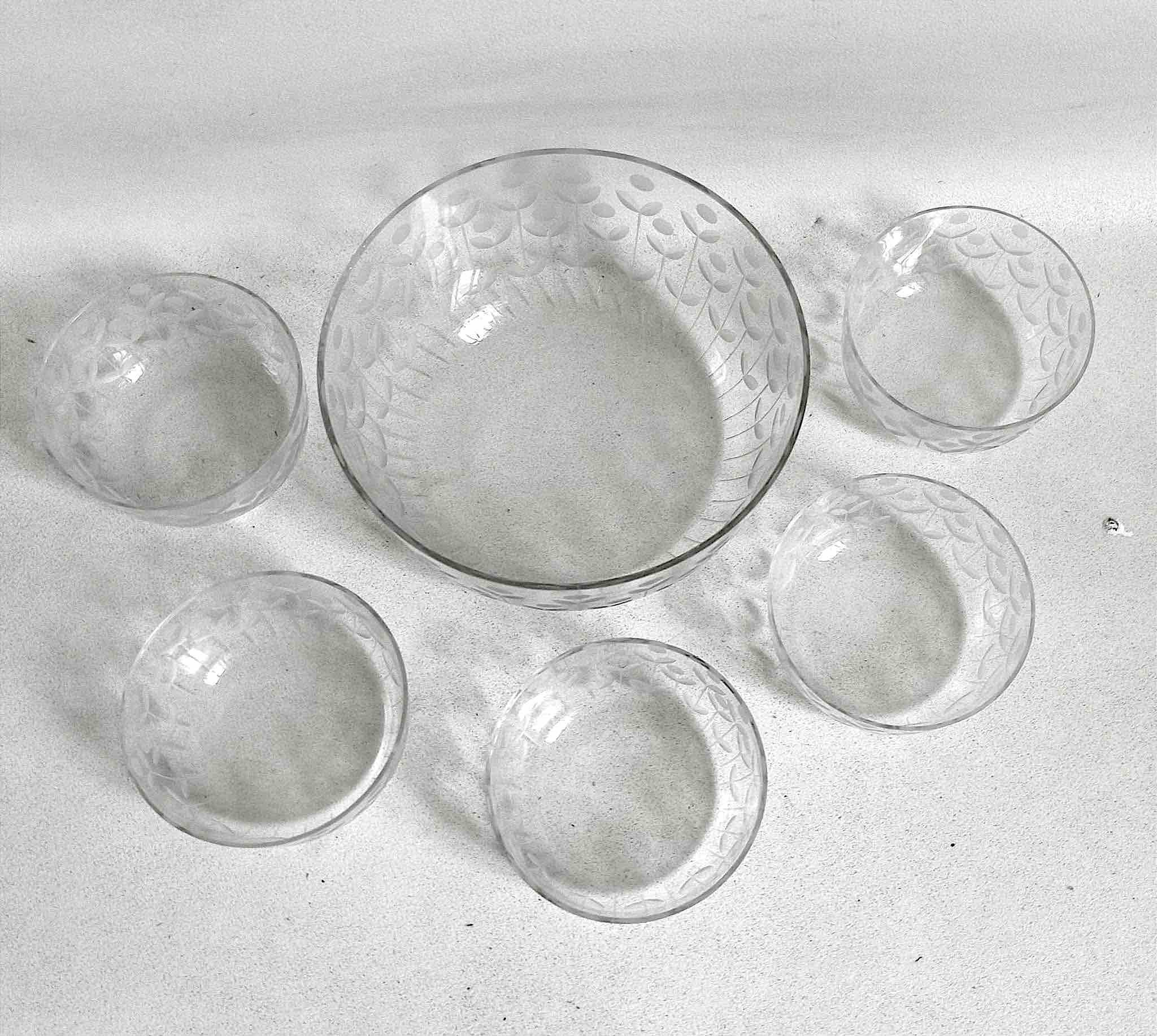 Salad bowl and 5 cut crystal cups from the 1950s.
