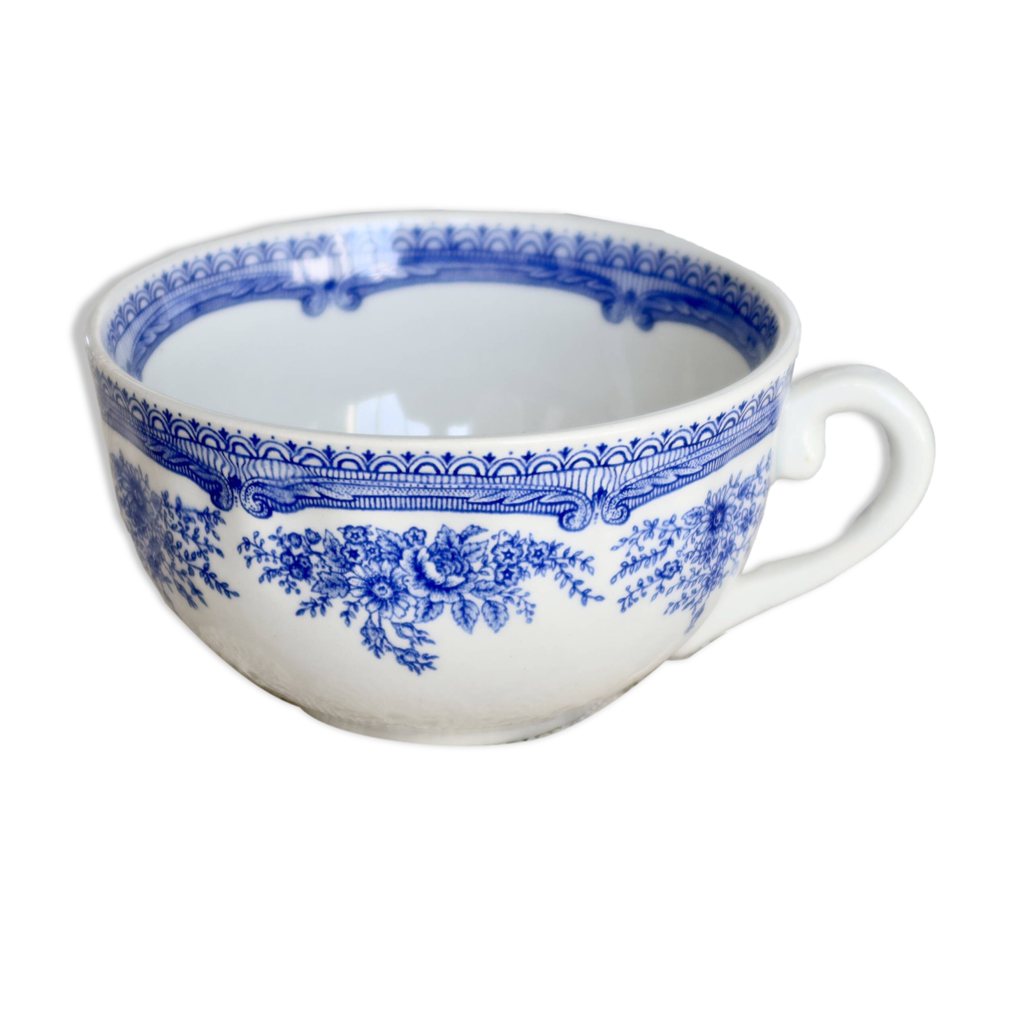 Antique blue and white earthenware teacup - Floral decoration