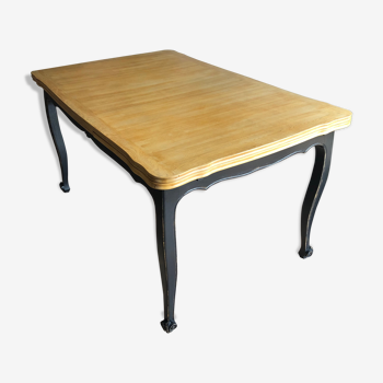 Table noire et bois