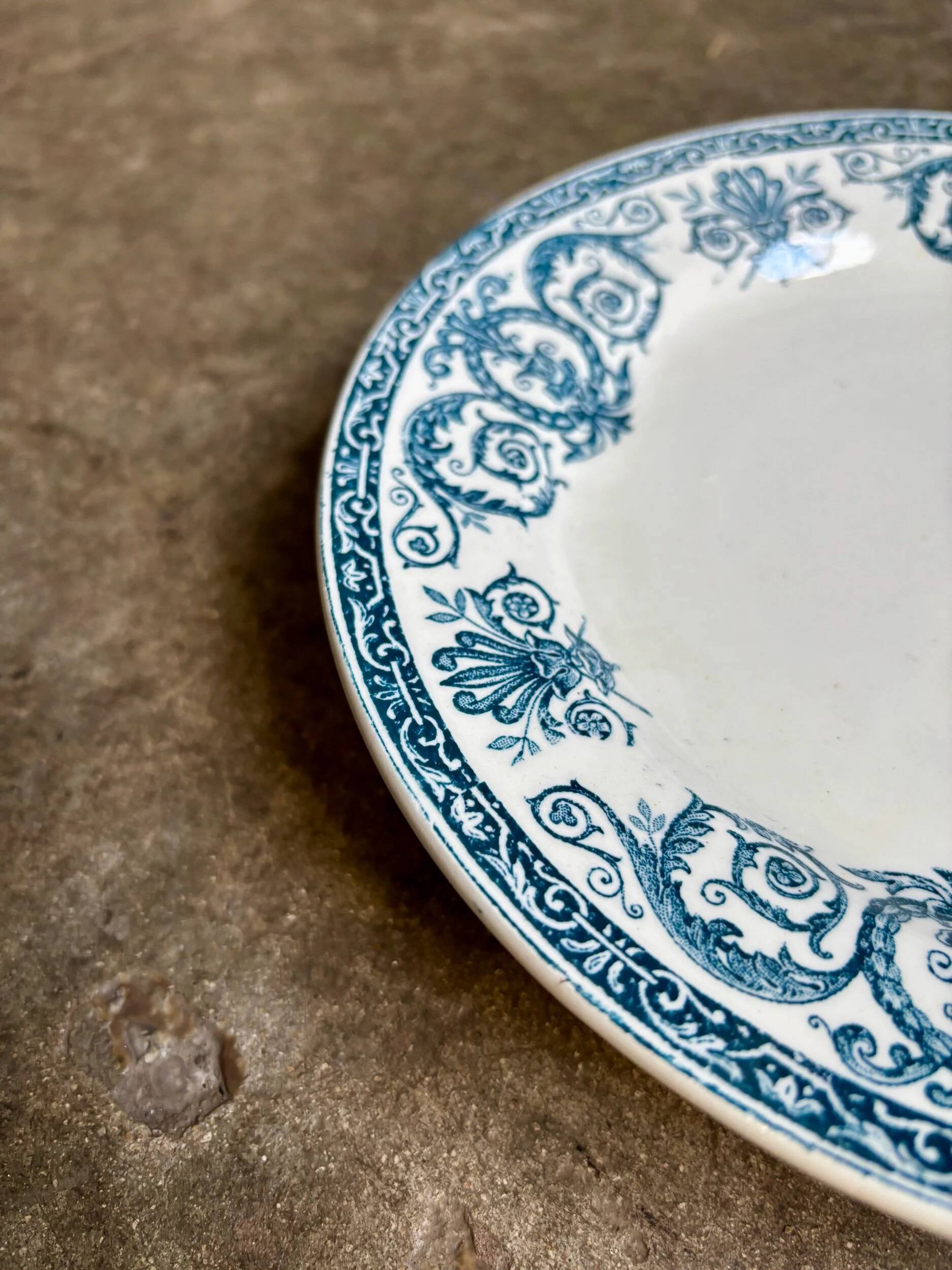 Léon Graves cake plate in earthenware, "Marie-Louise" service.