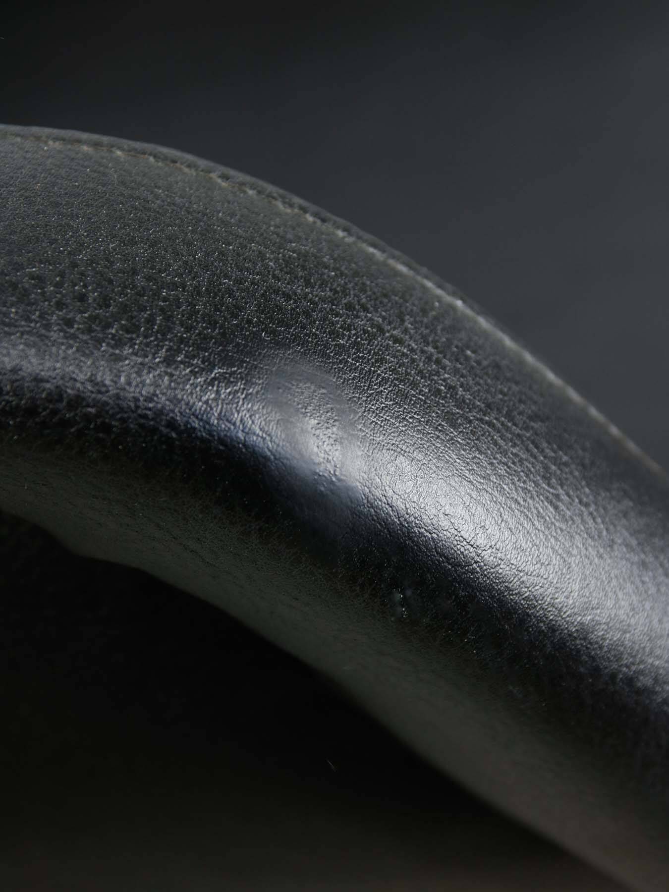 Chaise pivotante vintage en simili cuir noir et chrome, années 70