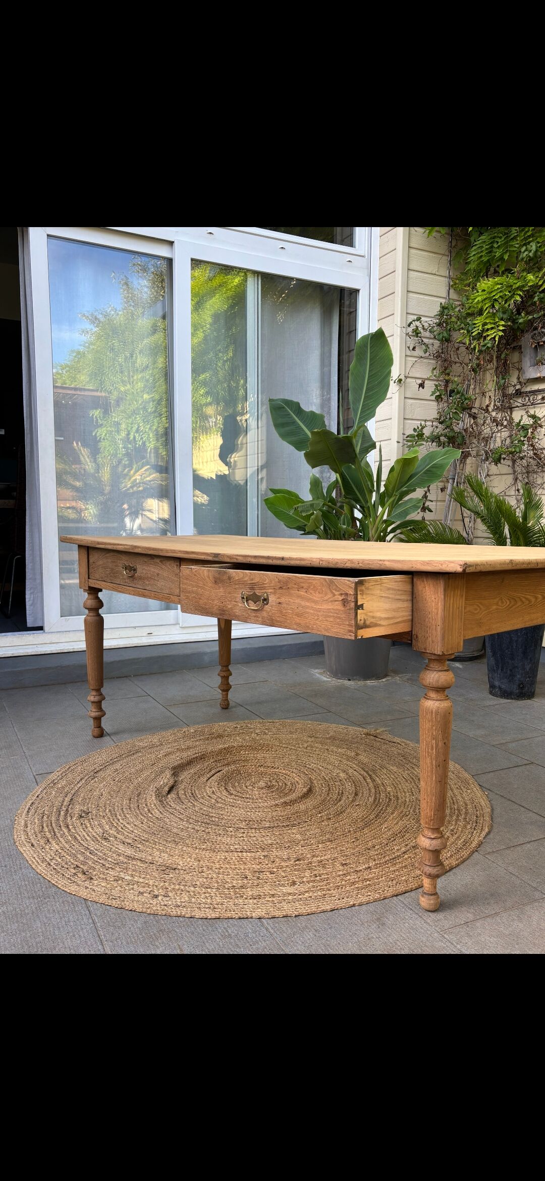 Table / desk