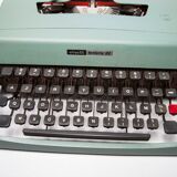Typewriter olivetti lettera 32