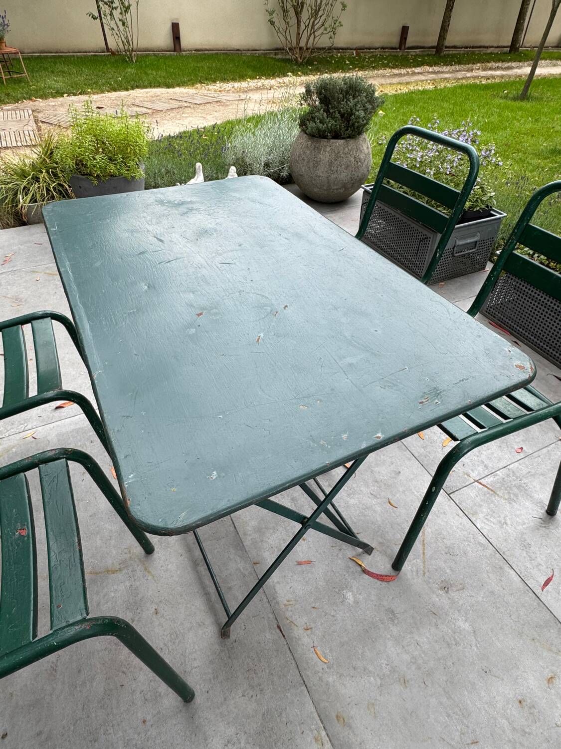 Metal garden furniture