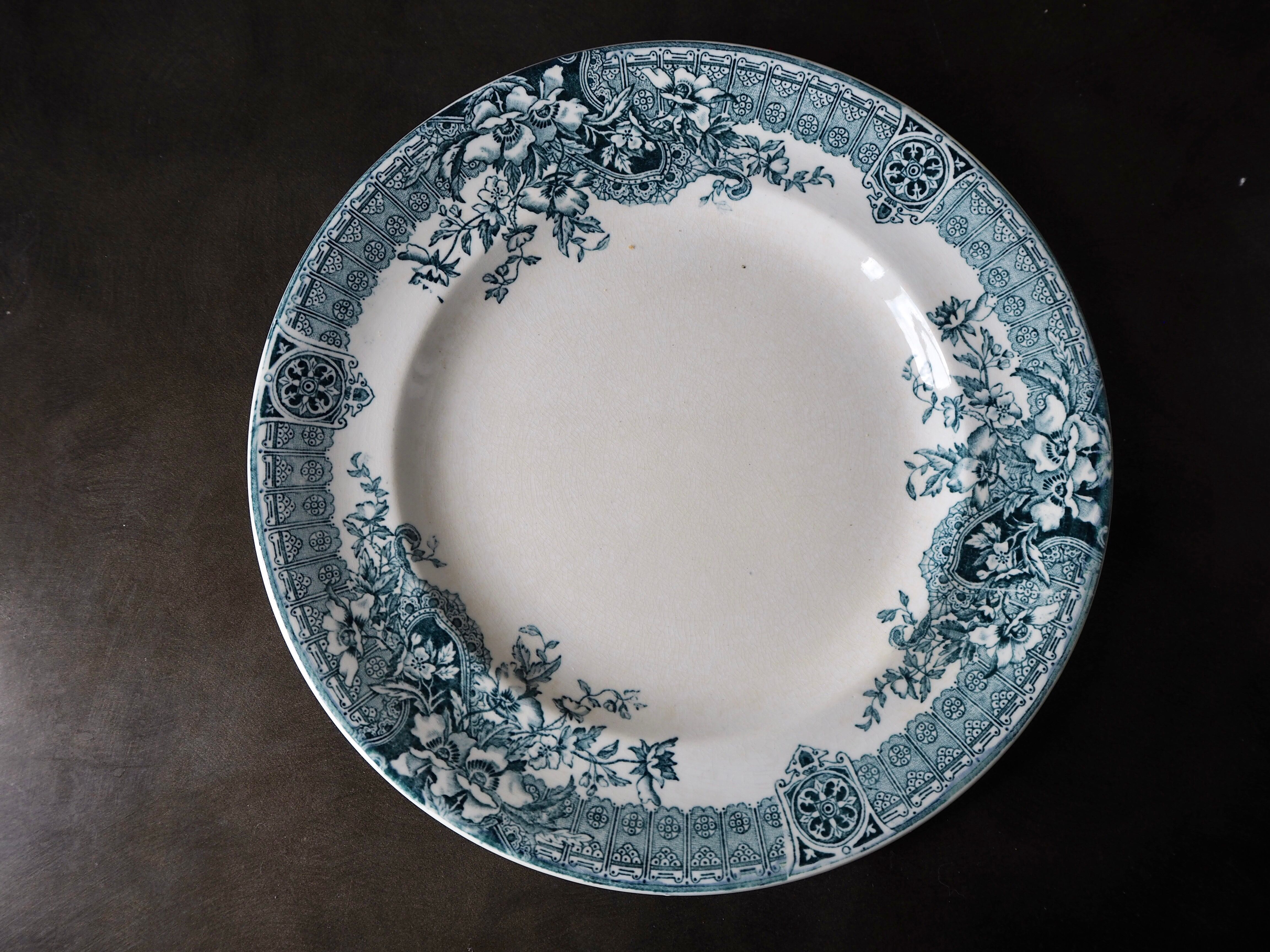 Set of 6 flat plates Longwy, Watteau model