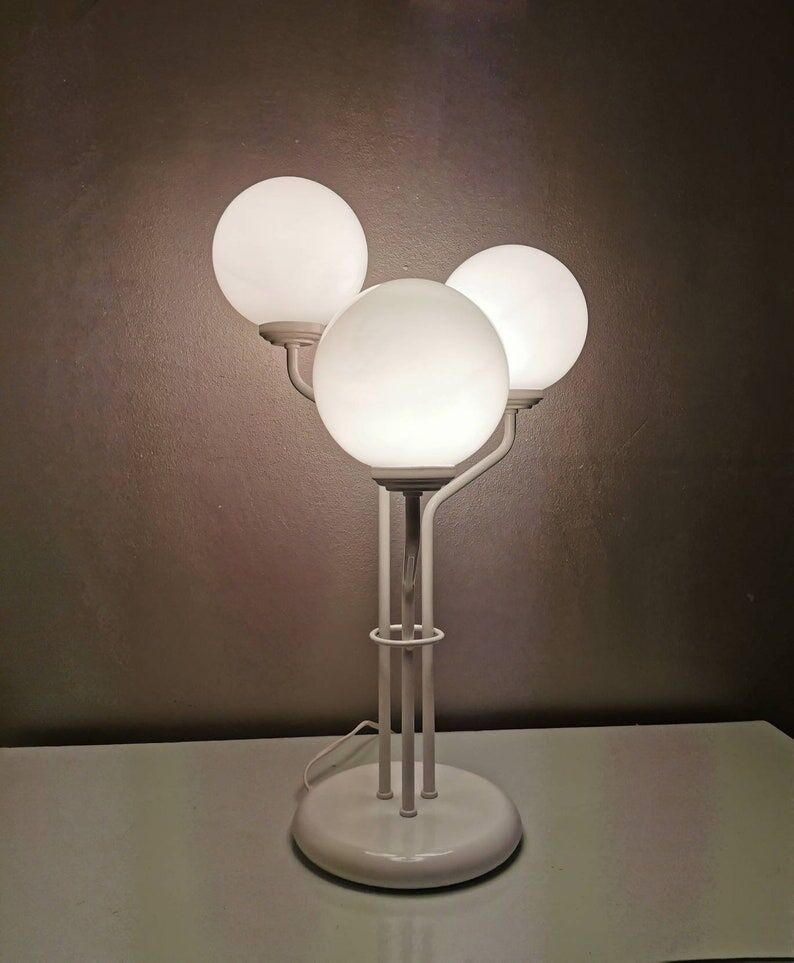 Vintage table lamp in white metal with 3 balls, 80s