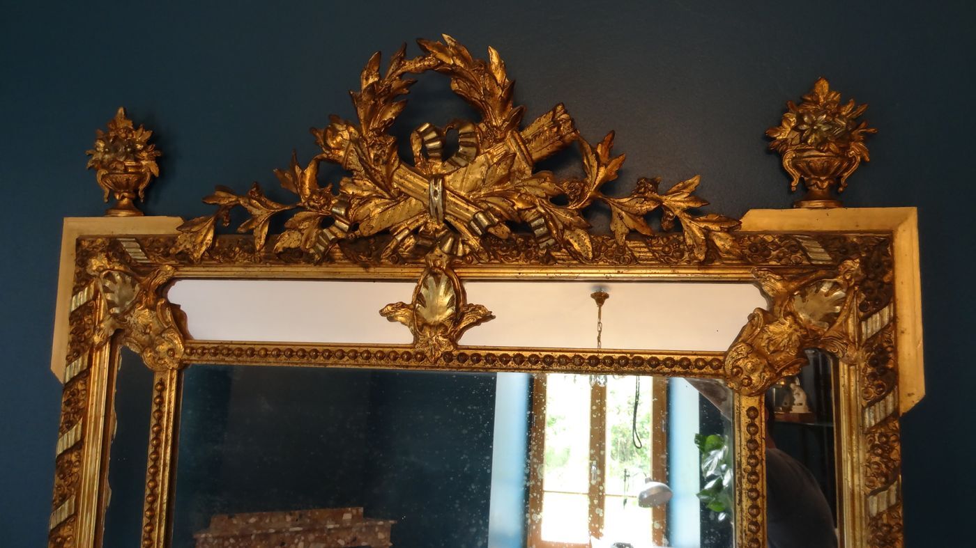 Miroir XIXème à parcloses en stuc doré 100 x 175 cm