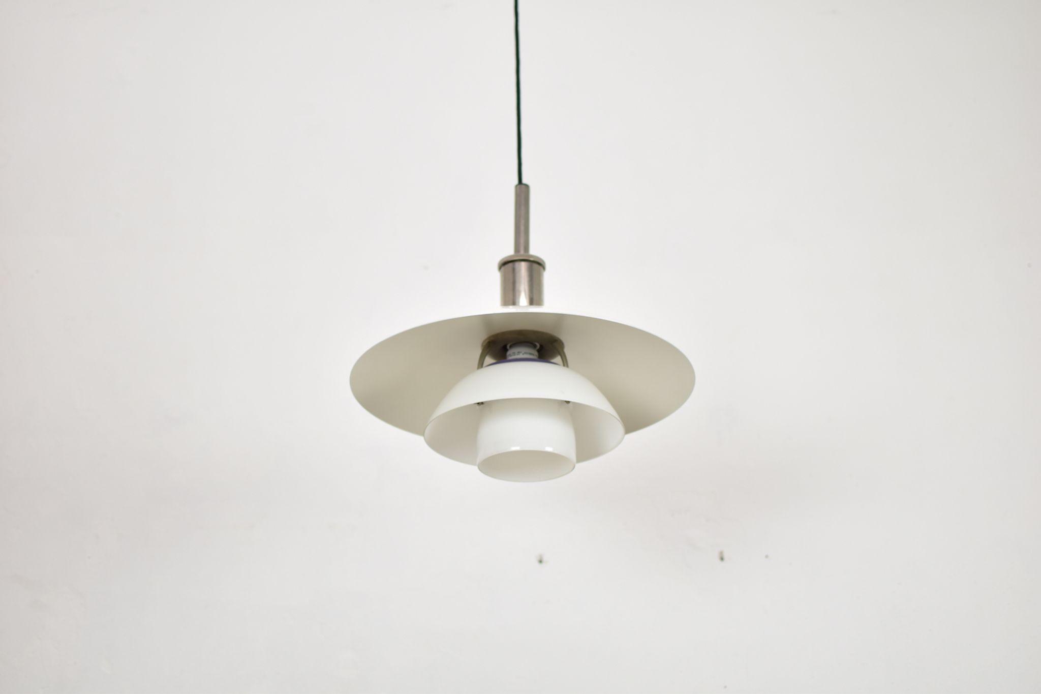 Suspension 41/2-4 de Poul Henningsen pour Louis Poulsen, Danemark 1940