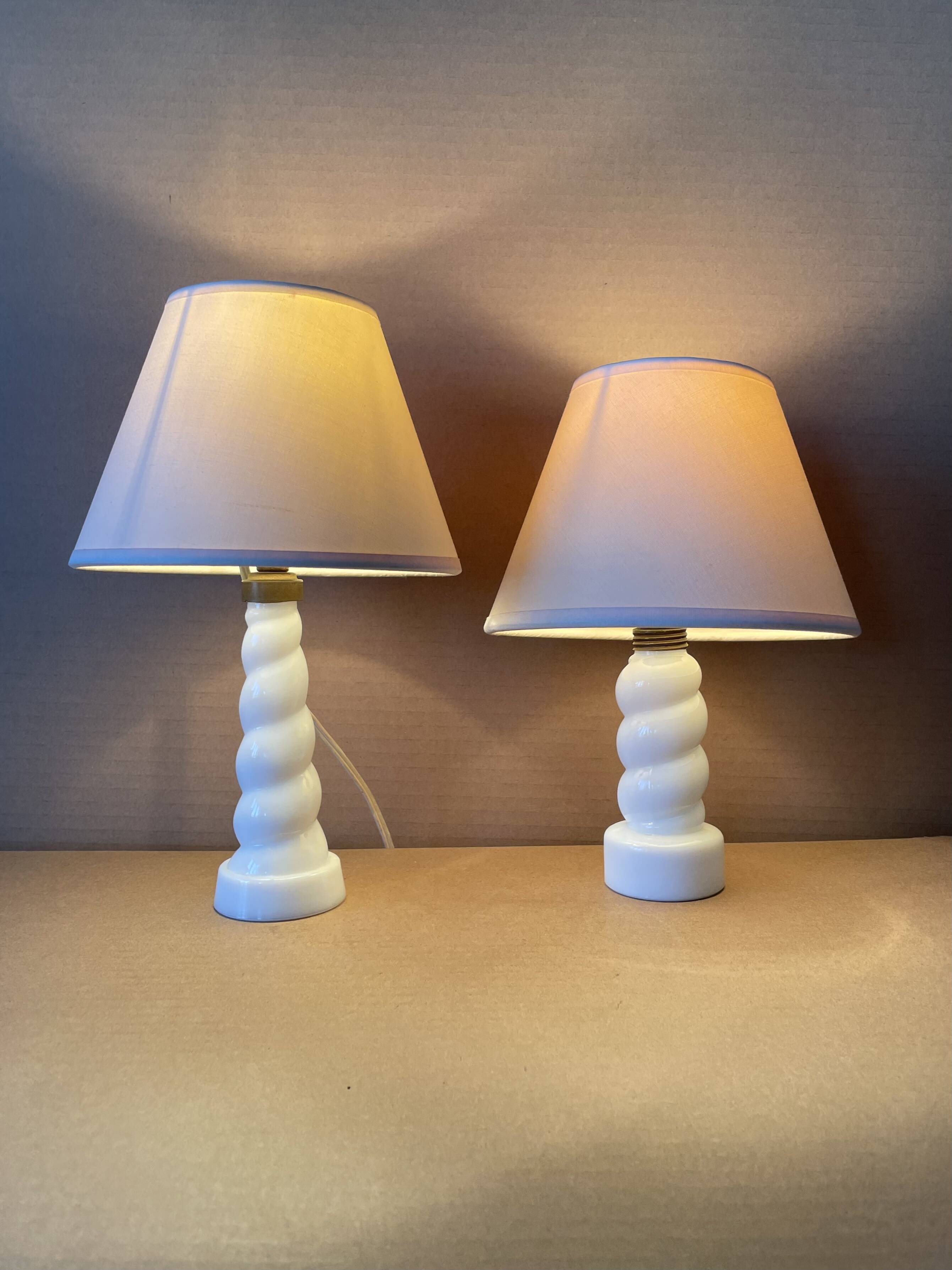 Set of 2 small old twisted opaline lamps