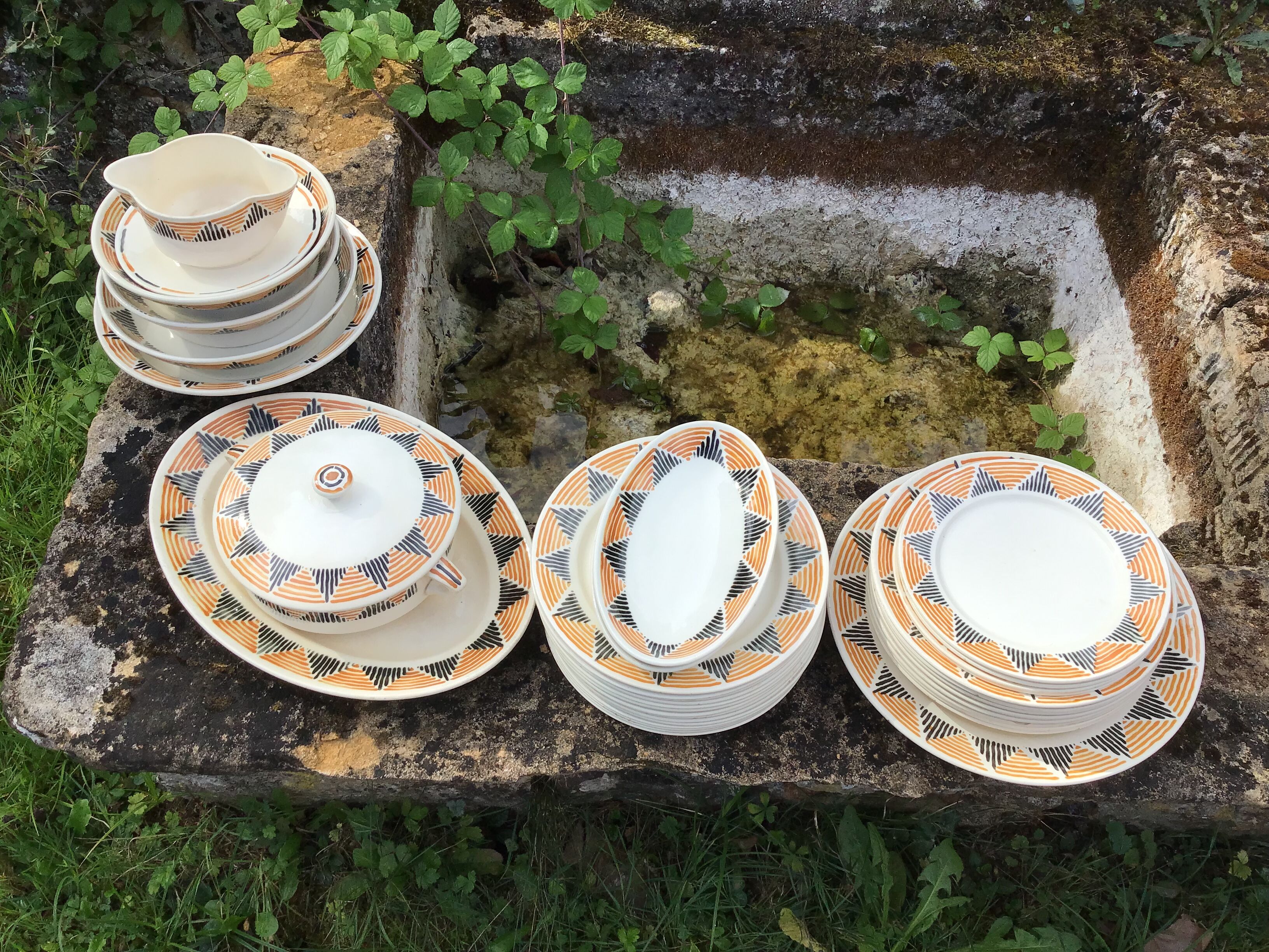 Table service faience badonviller décor etoile