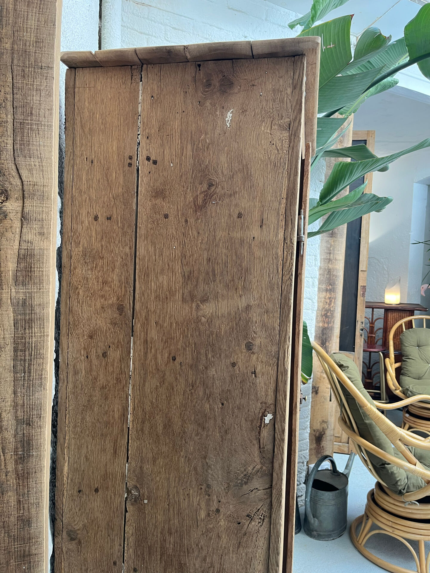 Small rustic bonnetière in 18th century oak.