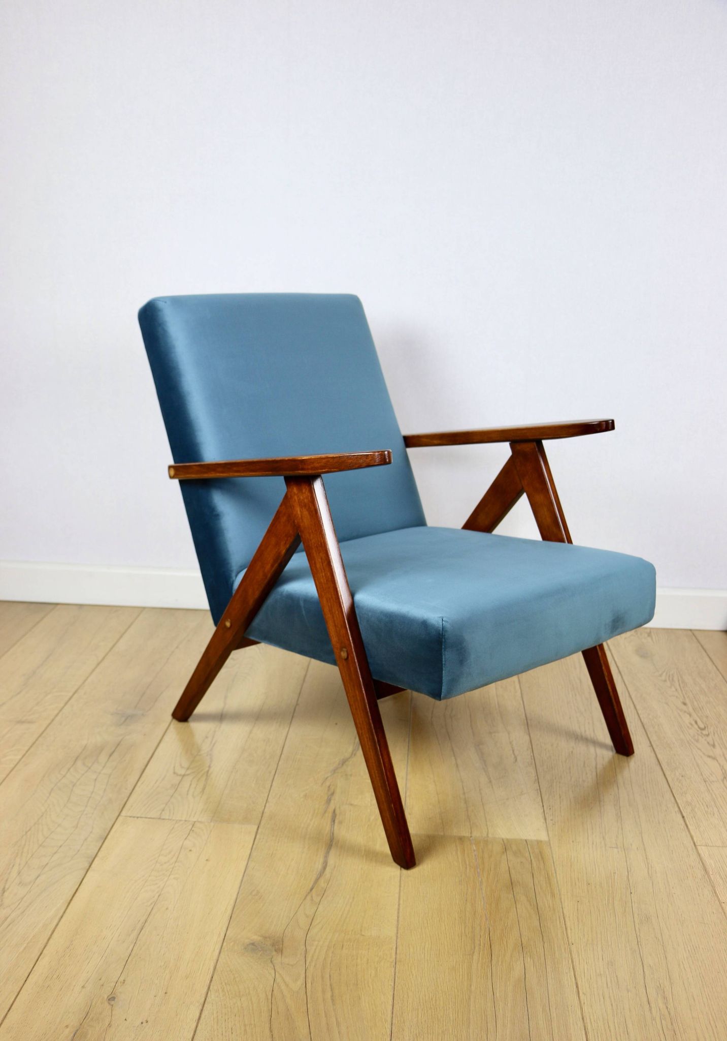 Fauteuil B-310 VAR en velours bleu mer - 2 pièces disponibles
