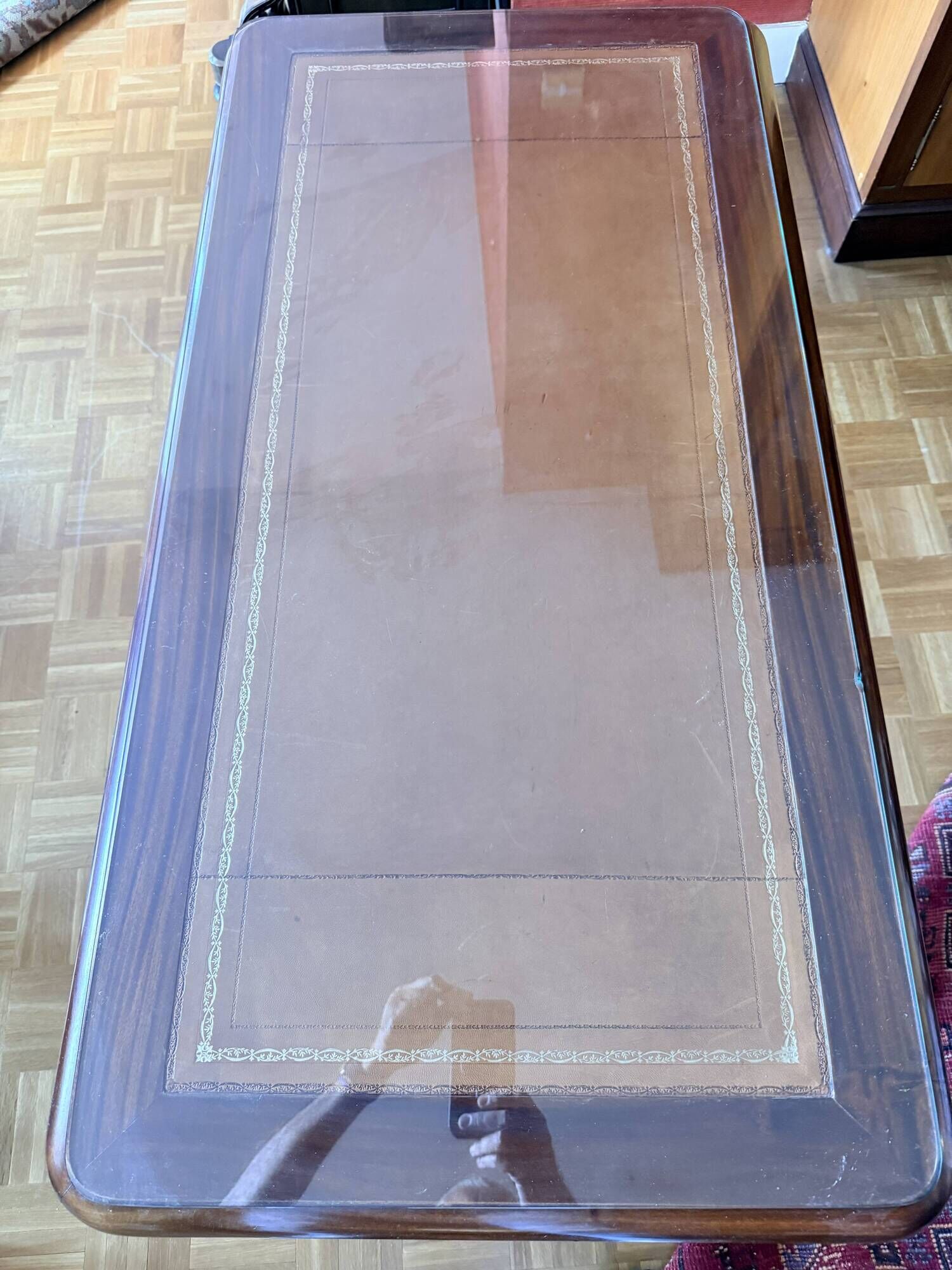 English coffee table in mahogany – Victorian legs circa 1880 – provenance