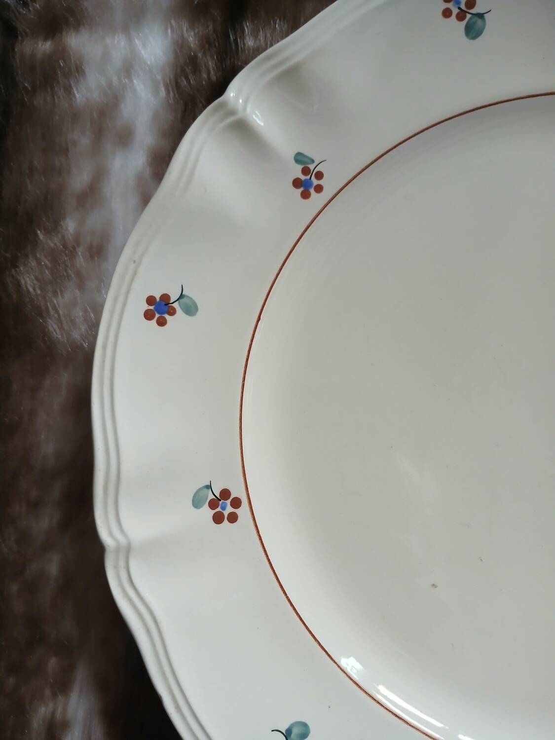 2 old plates from Digoin and Sarreguemines.