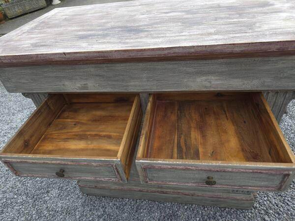 Caisse de magasin en teck patiné gris