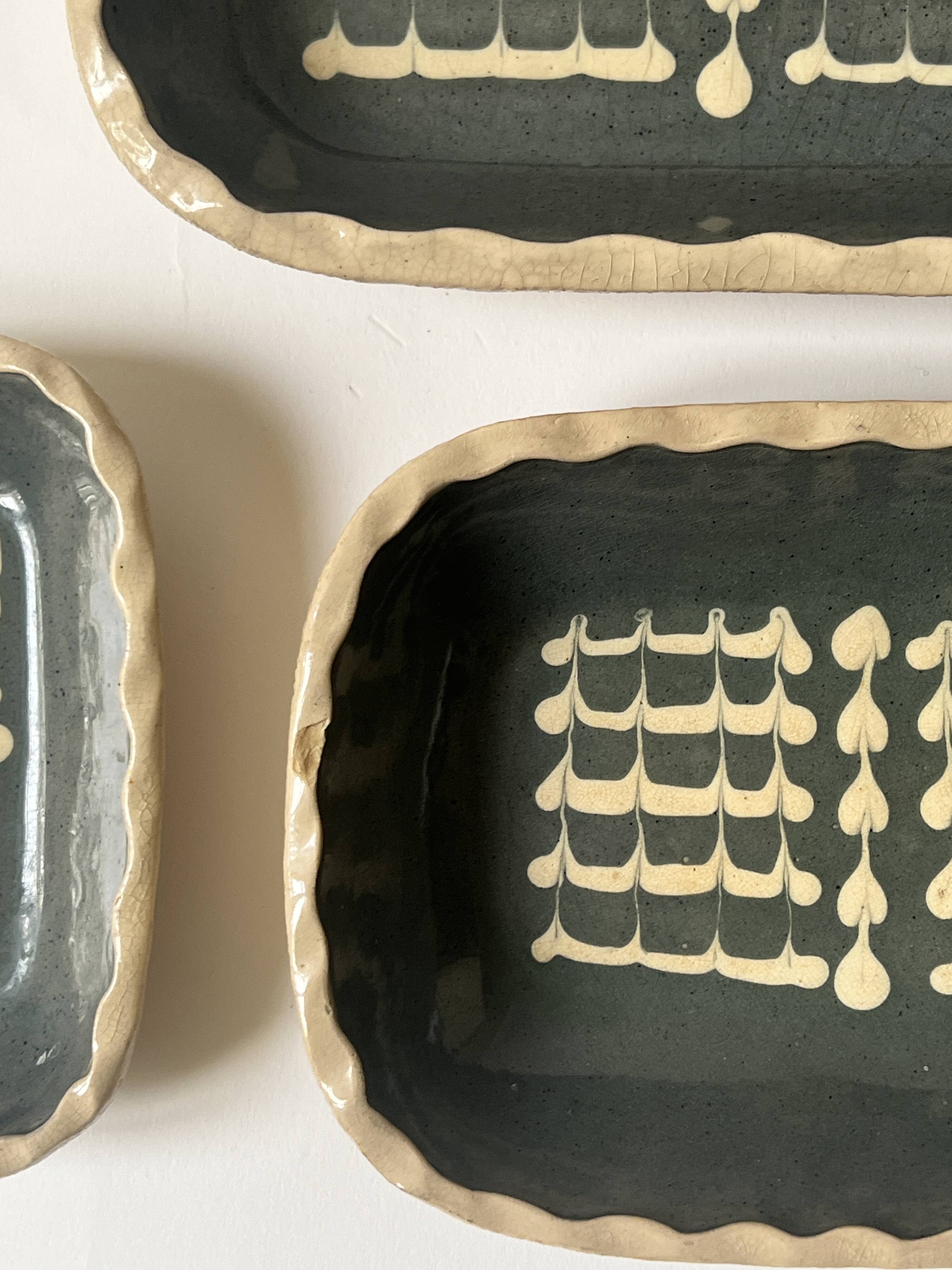 Set of 3 ramekins / serving dishes in handmade ceramic.