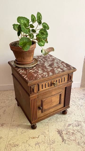 Table de chevet ancienne en bois et marbre