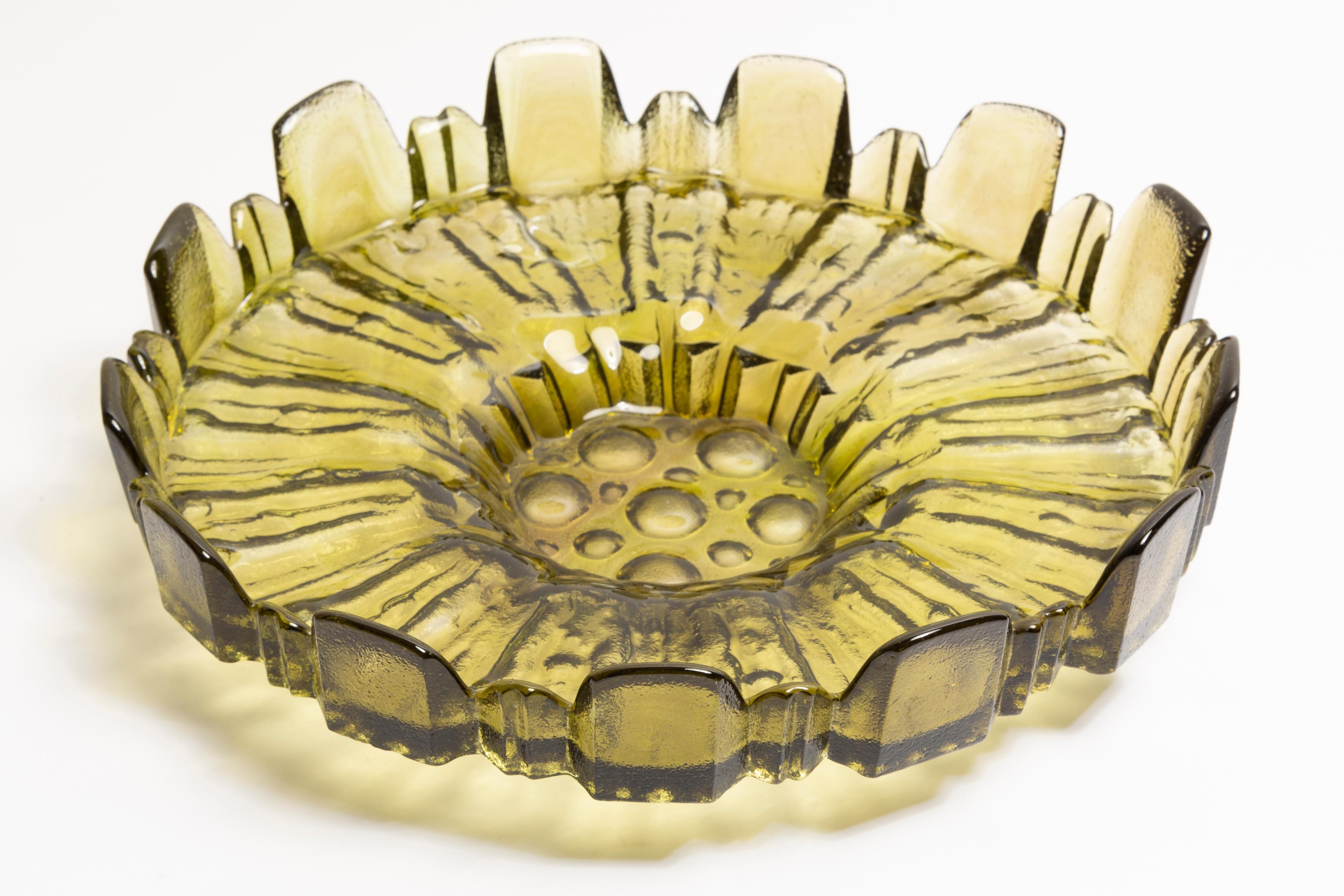 Decorative green glass flower-shaped plate, Italy, 1960s.