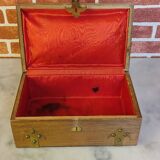 Chest-shaped box