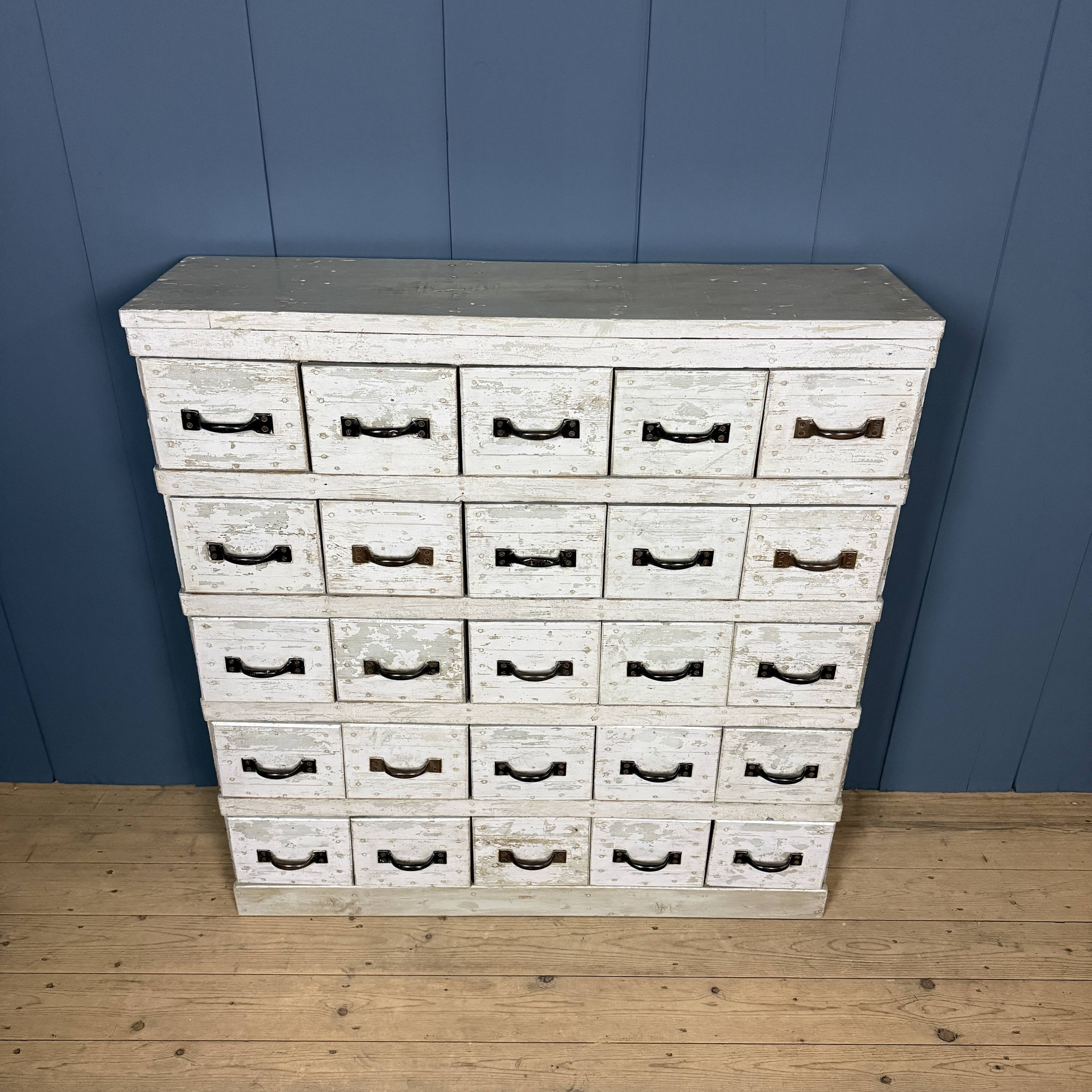 Old light grey workshop drawer cabinet with 25 drawers