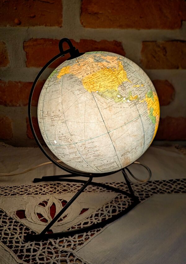 Globe Terrestre Lumineux en verre Girard et Barrère années 60 - 1/8000