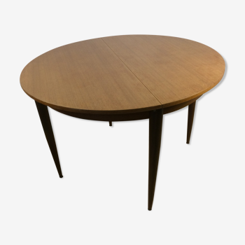 Scandinavian round table